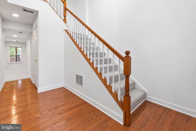 8154 RAINWATER CIR, Manassas, VA 20111