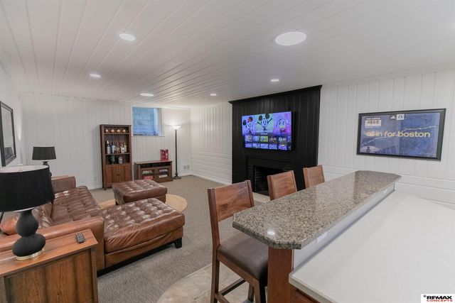 1234 Fall Creek Road, Lincoln, NE 68510