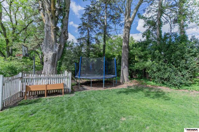 1234 Fall Creek Road, Lincoln, NE 68510