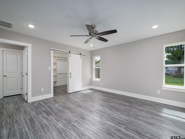 21317 Dean St, Chandler, TX 75758