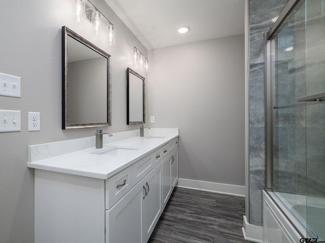21317 Dean St, Chandler, TX 75758