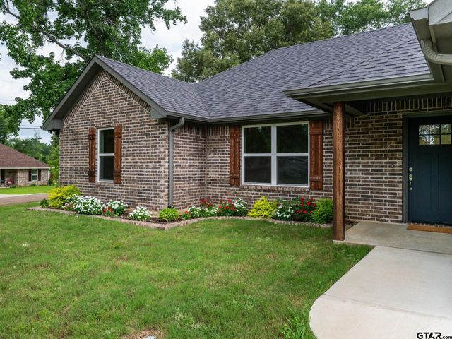 21317 Dean St, Chandler, TX 75758