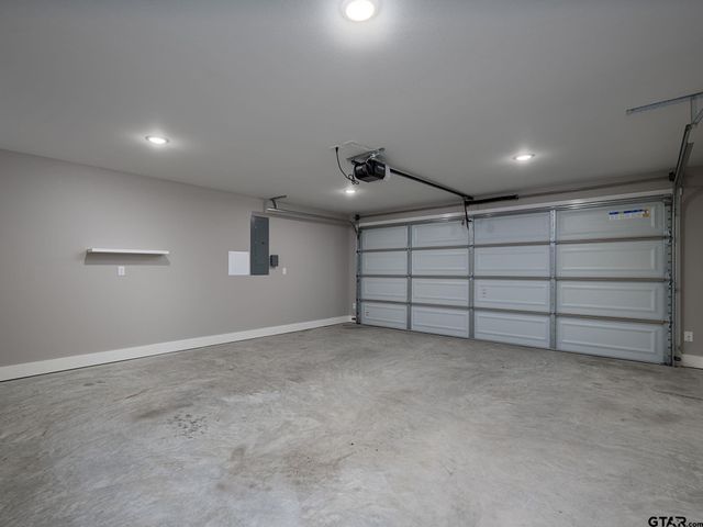 21317 Dean St, Chandler, TX 75758