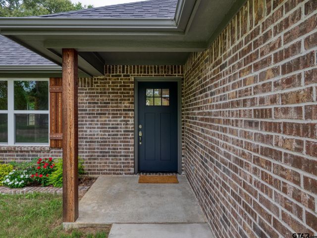 21317 Dean St, Chandler, TX 75758