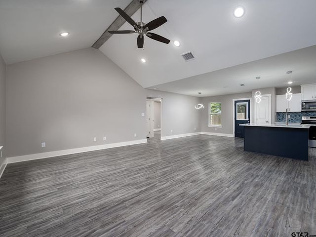 21317 Dean St, Chandler, TX 75758