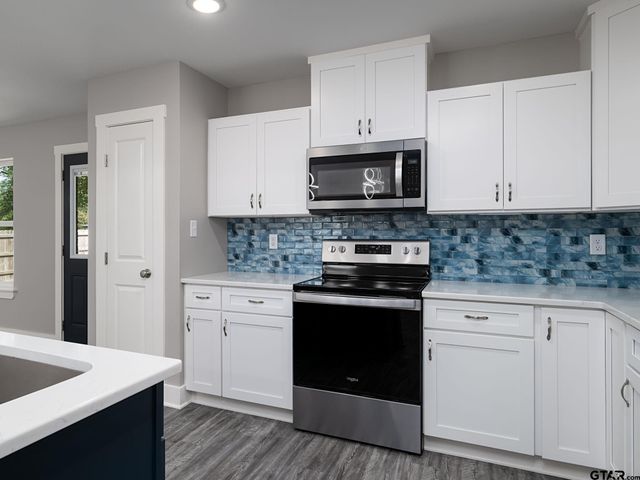 21317 Dean St, Chandler, TX 75758