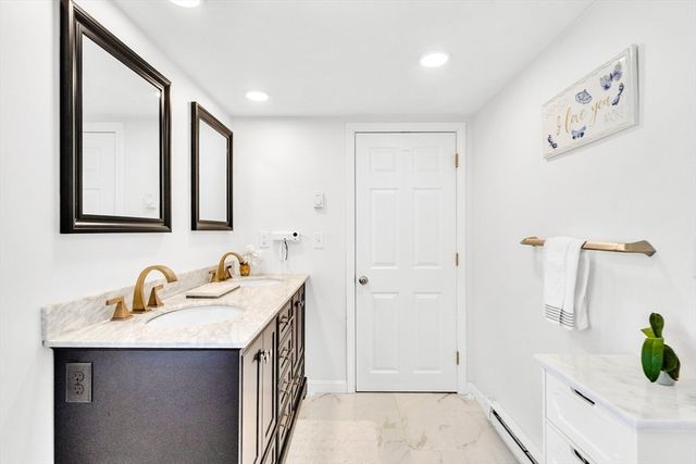 18 Mayflower Rd, Northborough, MA 01532