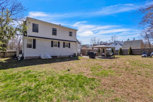 18 Mayflower Rd, Northborough, MA 01532