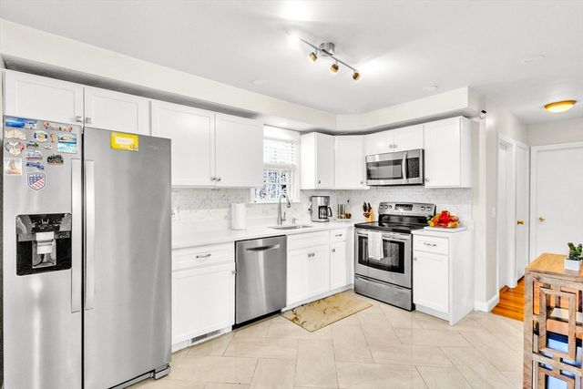 18 Mayflower Rd, Northborough, MA 01532