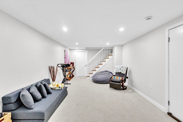 18 Mayflower Rd, Northborough, MA 01532