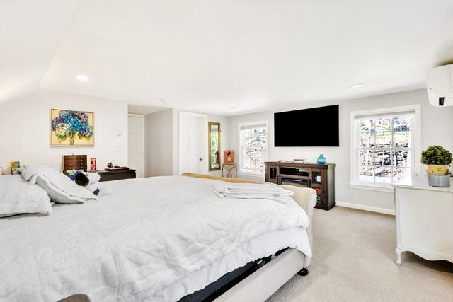 18 Mayflower Rd, Northborough, MA 01532