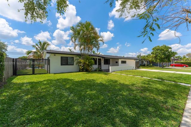 9250 SW 44th St, Miami, FL 33165