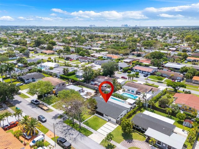 9250 SW 44th St, Miami, FL 33165