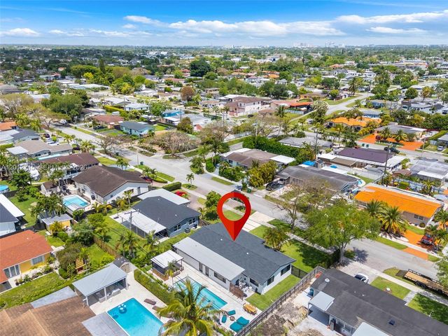 9250 SW 44th St, Miami, FL 33165