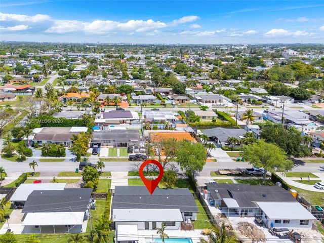 9250 SW 44th St, Miami, FL 33165