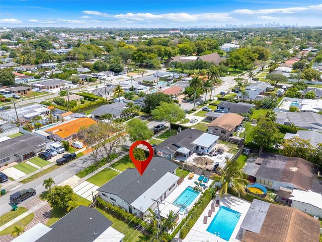 9250 SW 44th St, Miami, FL 33165