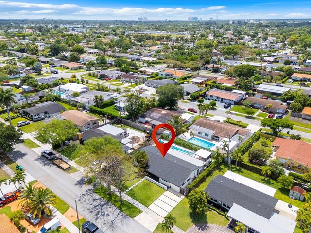 9250 SW 44th St, Miami, FL 33165