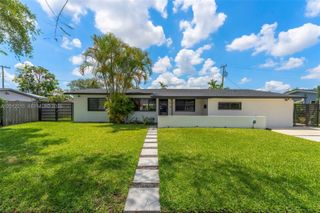 9250 SW 44th St, Miami, FL 33165
