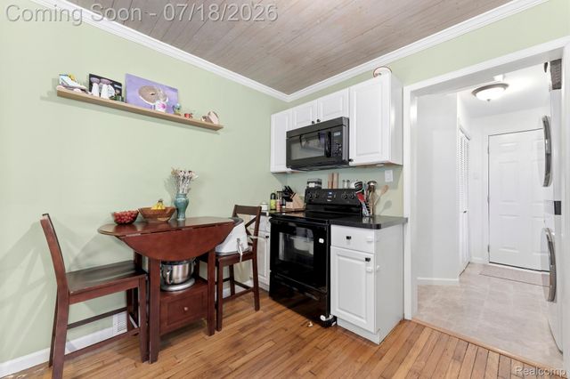 1916 E Troy Street, Ferndale, MI 48220