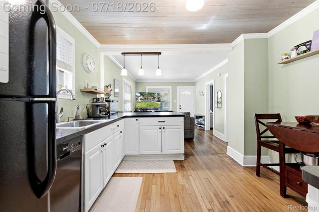 1916 E Troy Street, Ferndale, MI 48220