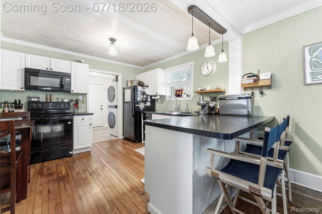 1916 E Troy Street, Ferndale, MI 48220