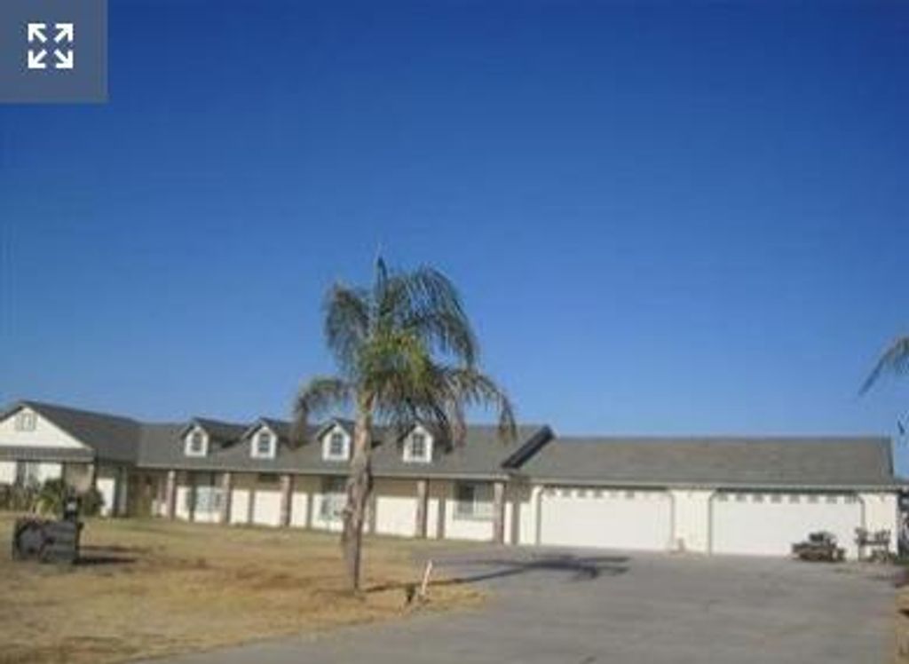 2872 N Locan, Fresno, CA 93737