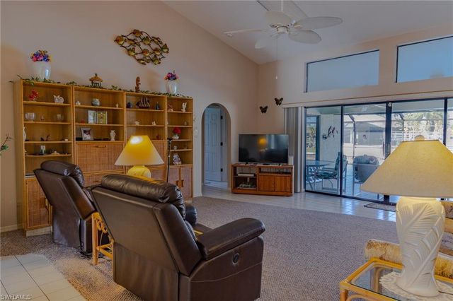 2317 SE 27th ST, Cape Coral, FL 33904