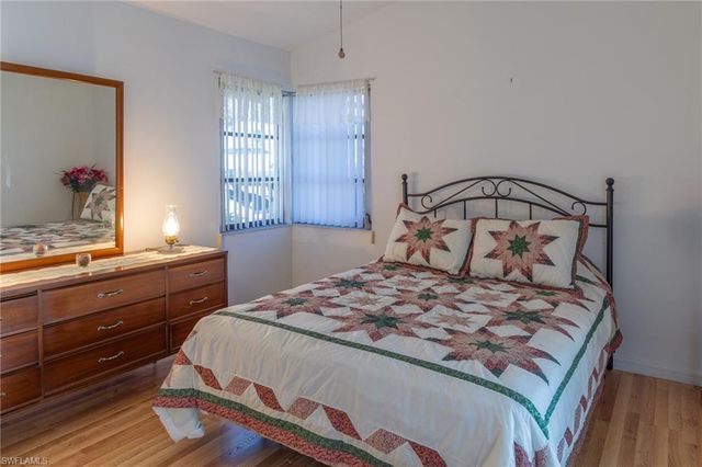 2317 SE 27th ST, Cape Coral, FL 33904