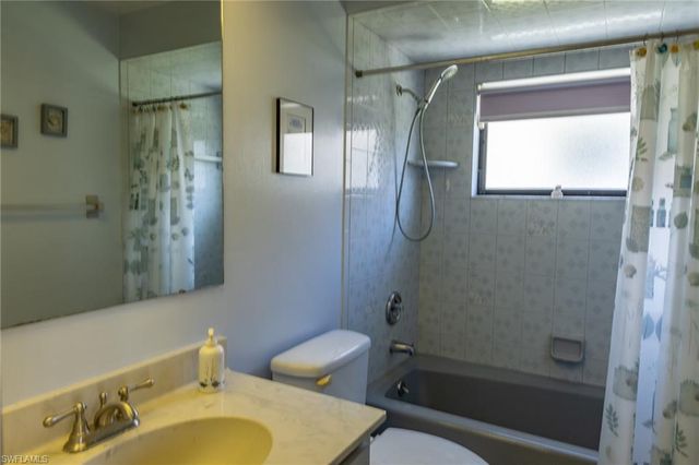 2317 SE 27th ST, Cape Coral, FL 33904