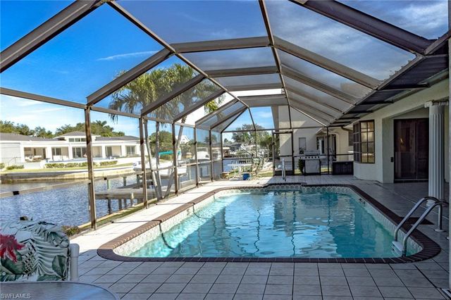 2317 SE 27th ST, Cape Coral, FL 33904