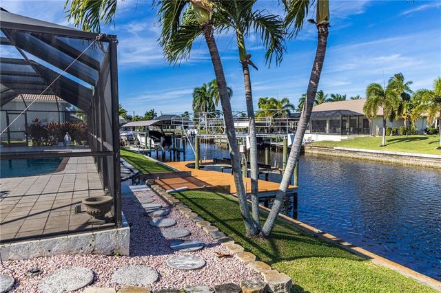 2317 SE 27th ST, Cape Coral, FL 33904