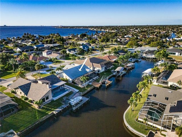 2317 SE 27th ST, Cape Coral, FL 33904