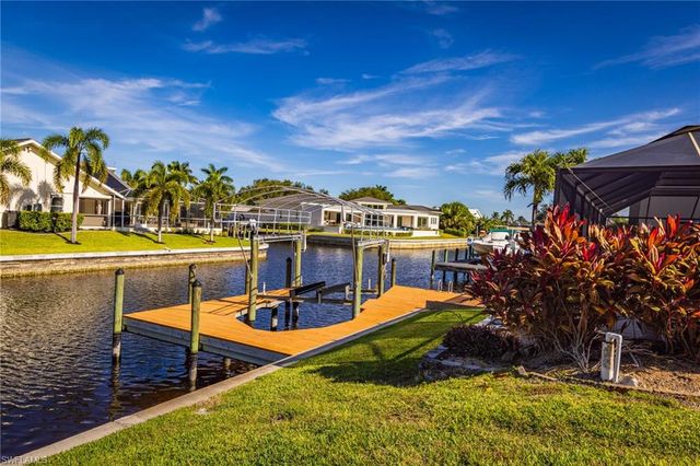 2317 SE 27th ST, Cape Coral, FL 33904