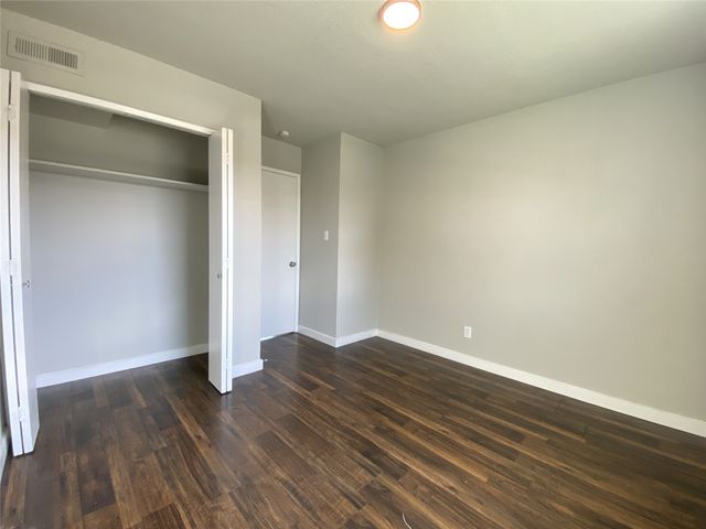 6042 Dooley Drive, The Colony, TX 75056