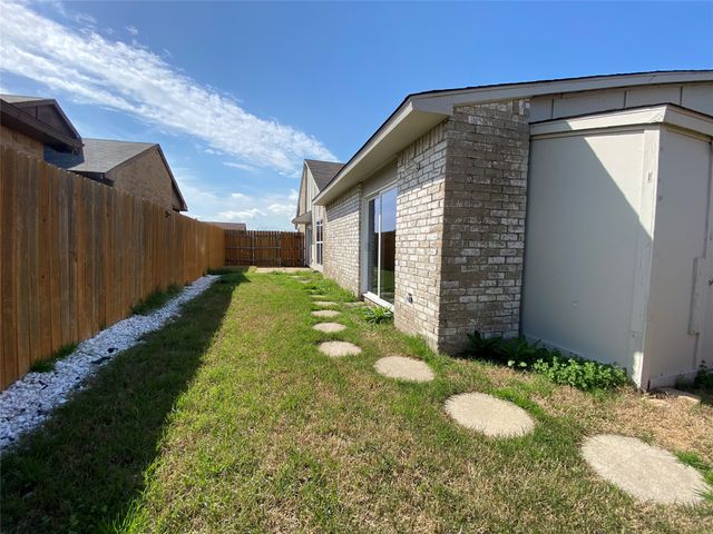 6042 Dooley Drive, The Colony, TX 75056