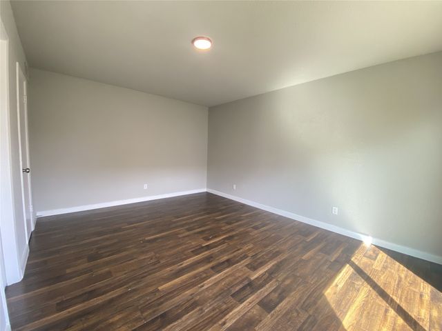 6042 Dooley Drive, The Colony, TX 75056