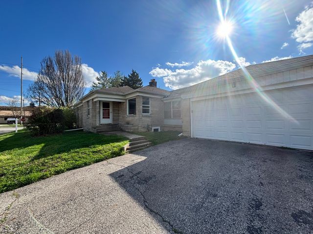 402 W 52nd Street, Indianapolis, IN 46208