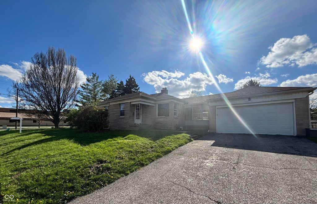 402 W 52nd Street, Indianapolis, IN 46208