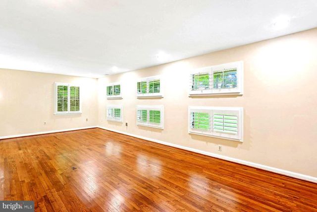 5915 HALSEY RD, Rockville, MD 20851