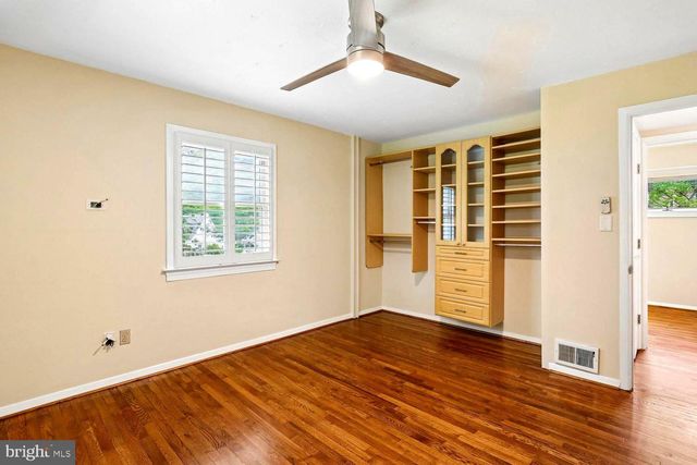 5915 HALSEY RD, Rockville, MD 20851