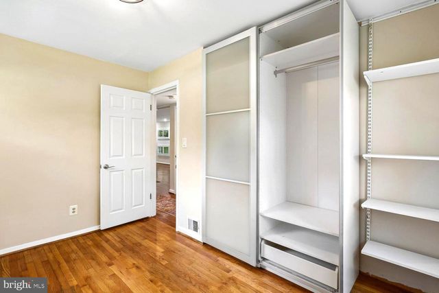 5915 HALSEY RD, Rockville, MD 20851