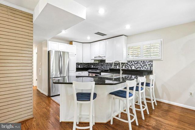 5915 HALSEY RD, Rockville, MD 20851