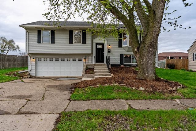 105 Meadows Court, Bourbonnais, IL 60914