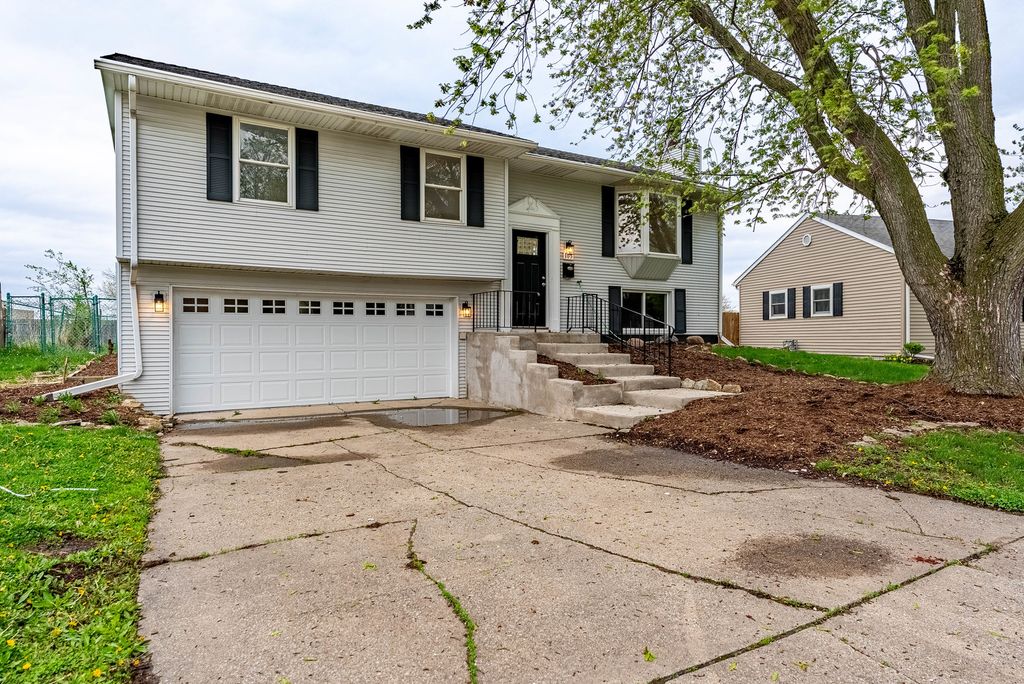 105 Meadows Court, Bourbonnais, IL 60914