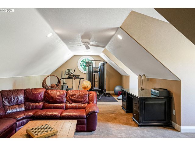 3545 EAGLECREST Rd, Salem, OR 97304