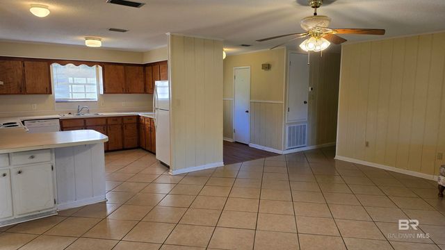 615 Pedigo Avenue, Foley, AL 36535