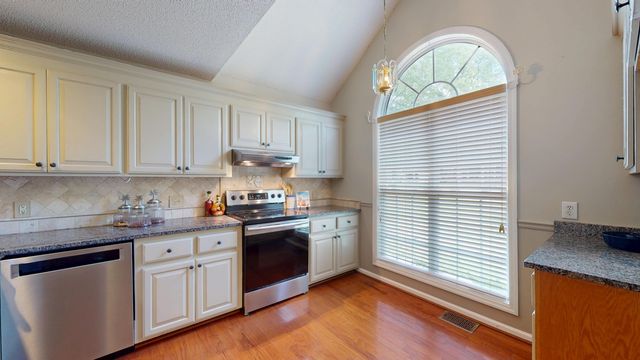 2560 Autumn Terrace, Dalzell, SC 29040
