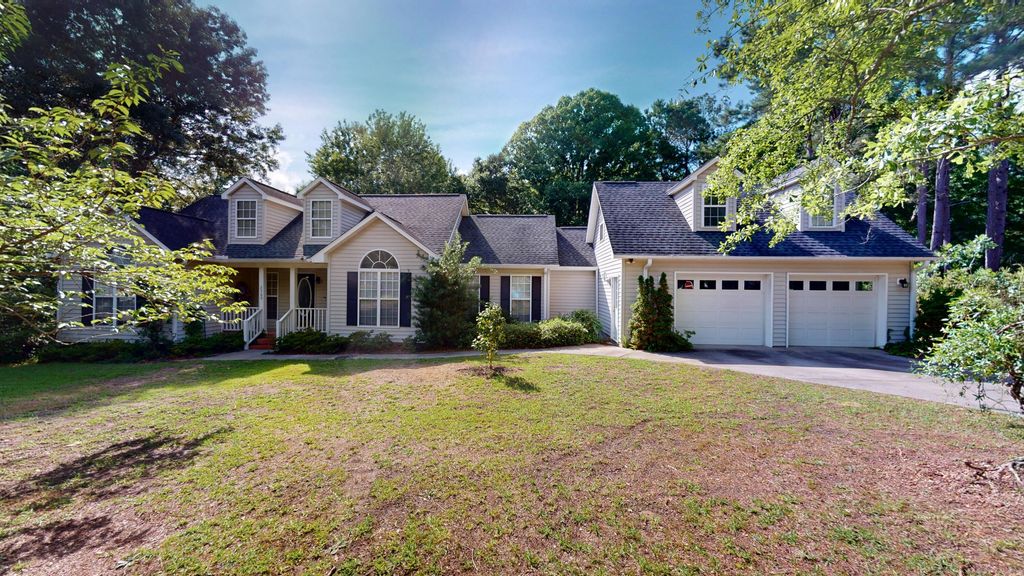 2560 Autumn Terrace, Dalzell, SC 29040