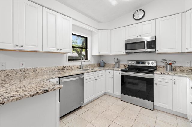 601 Prince Rd, St Augustine, FL 32086