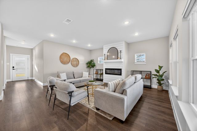 1913 E Myrtle Street, Fort Worth, TX 76104